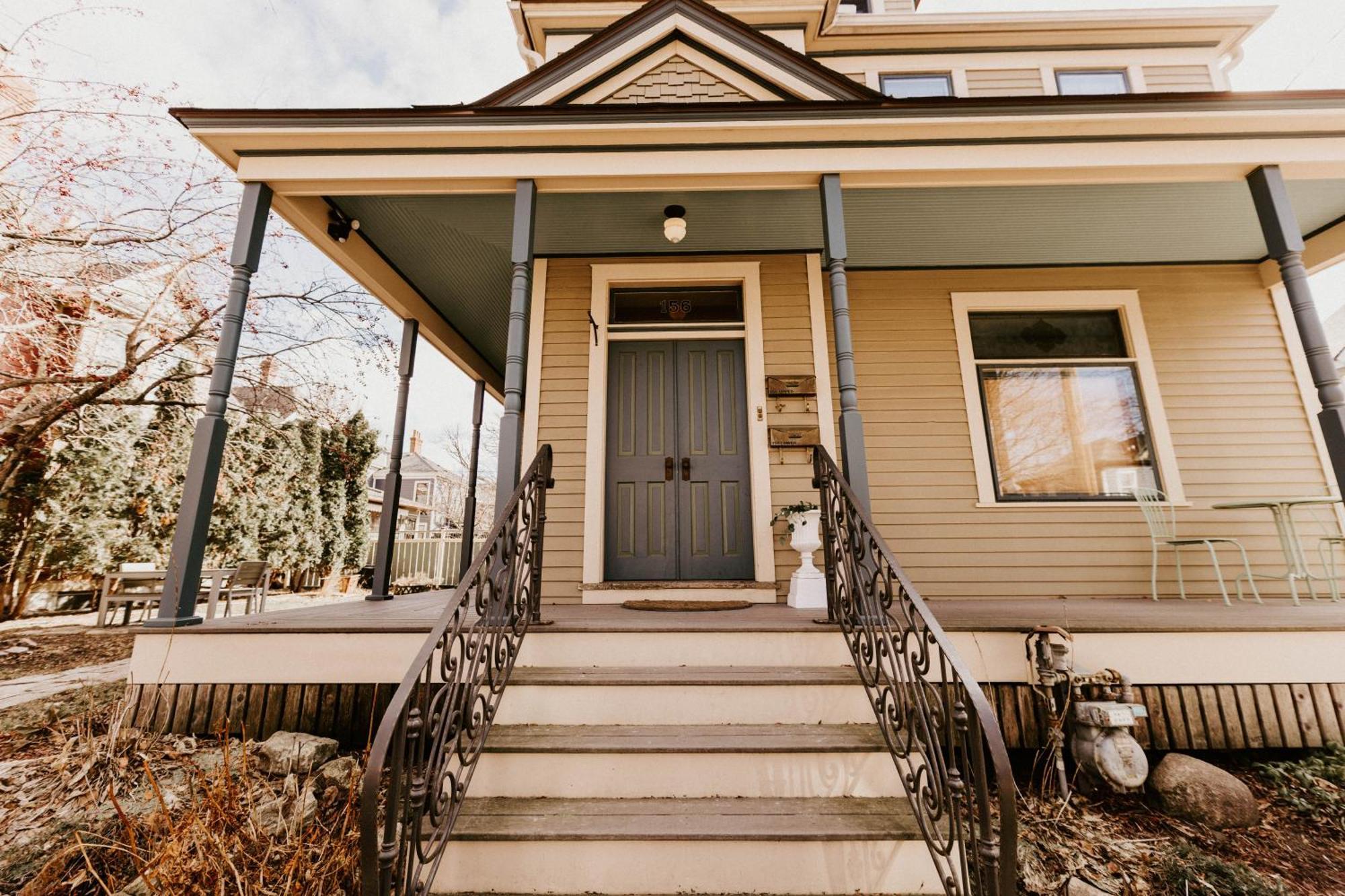 Retro Gem Box Victorian Steps From Irvine Park Appartement Saint Paul Buitenkant foto